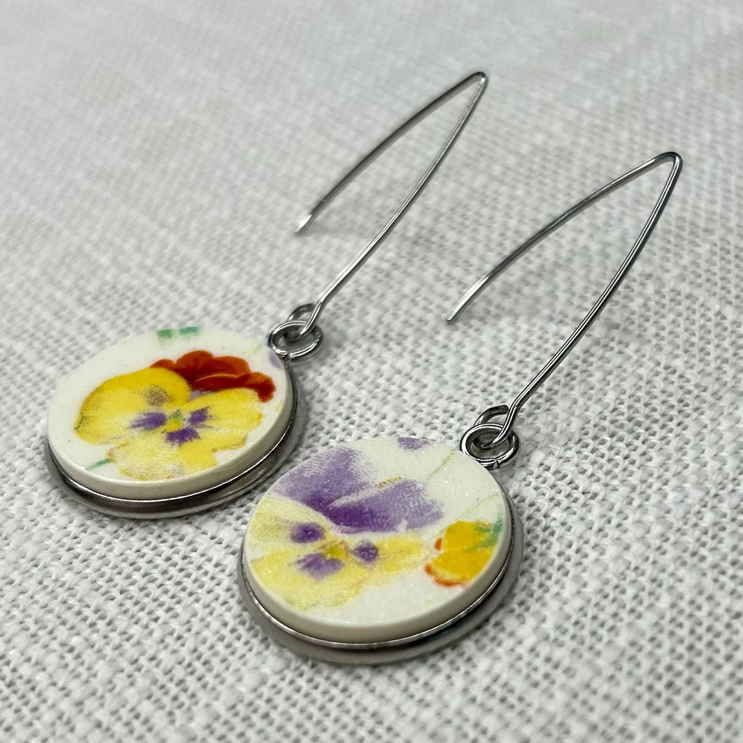 1937 Royal Doulton ‘Wild Pansy’ Hooks Dangly Earrings SM
