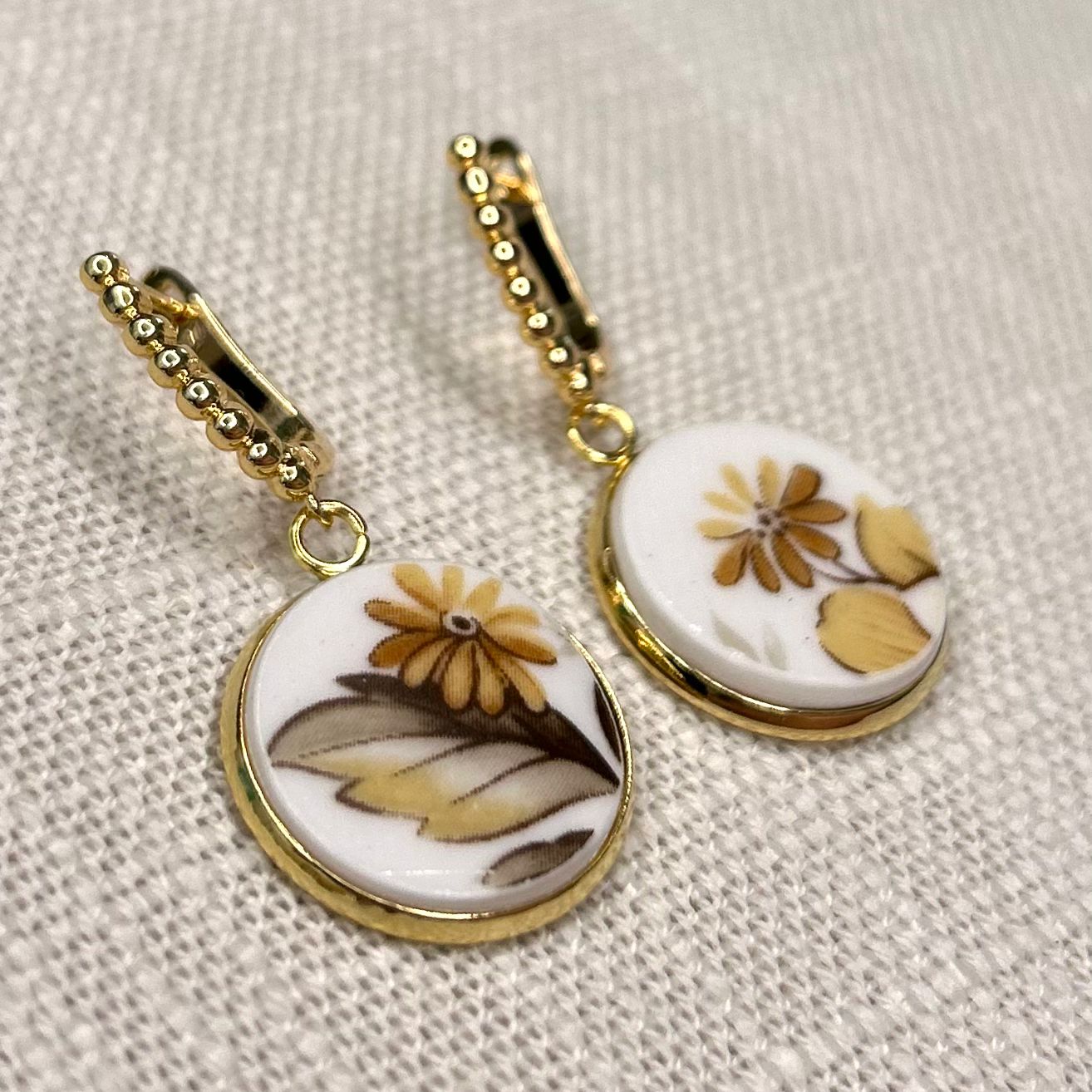 1950’s Queen Anne Leverback Dangly Earrings YM