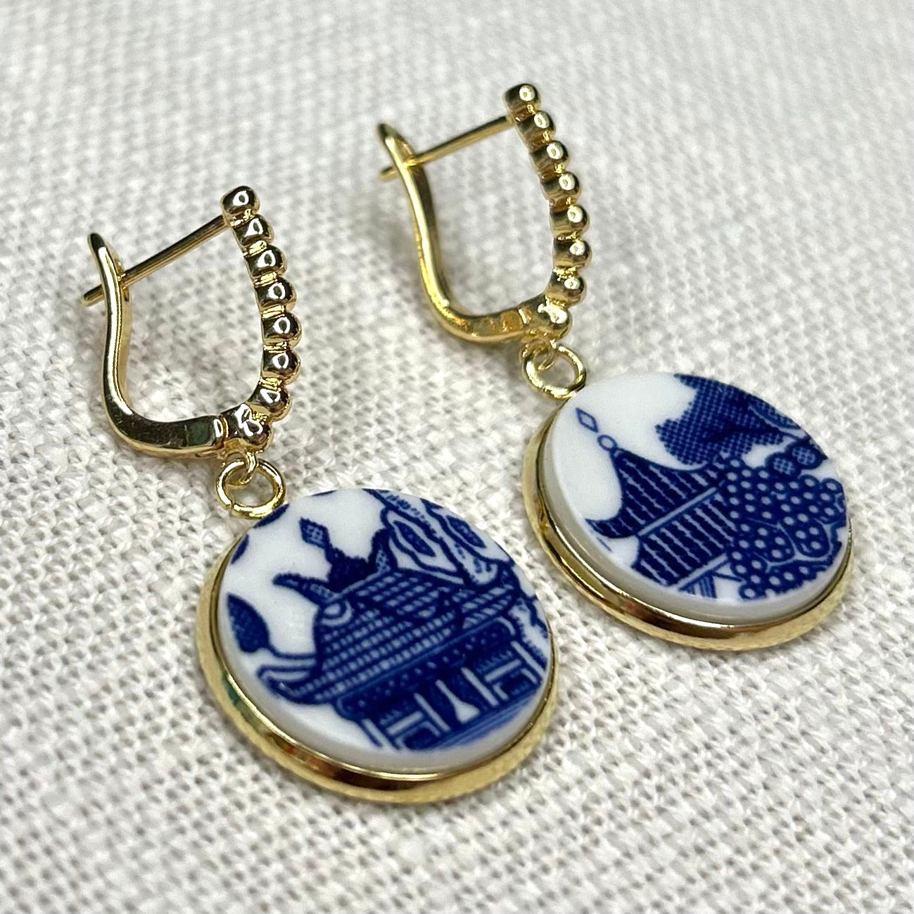 1990’s Churchill ‘Blue Willow’ Leverback Dangly Earrings YM
