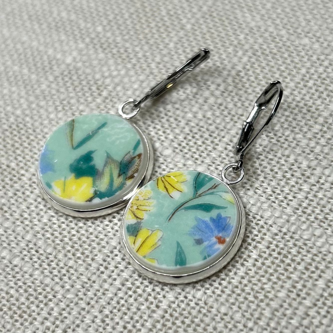 1935-45 Shelley ‘Melody’ Leverback Dangly Earrings SM