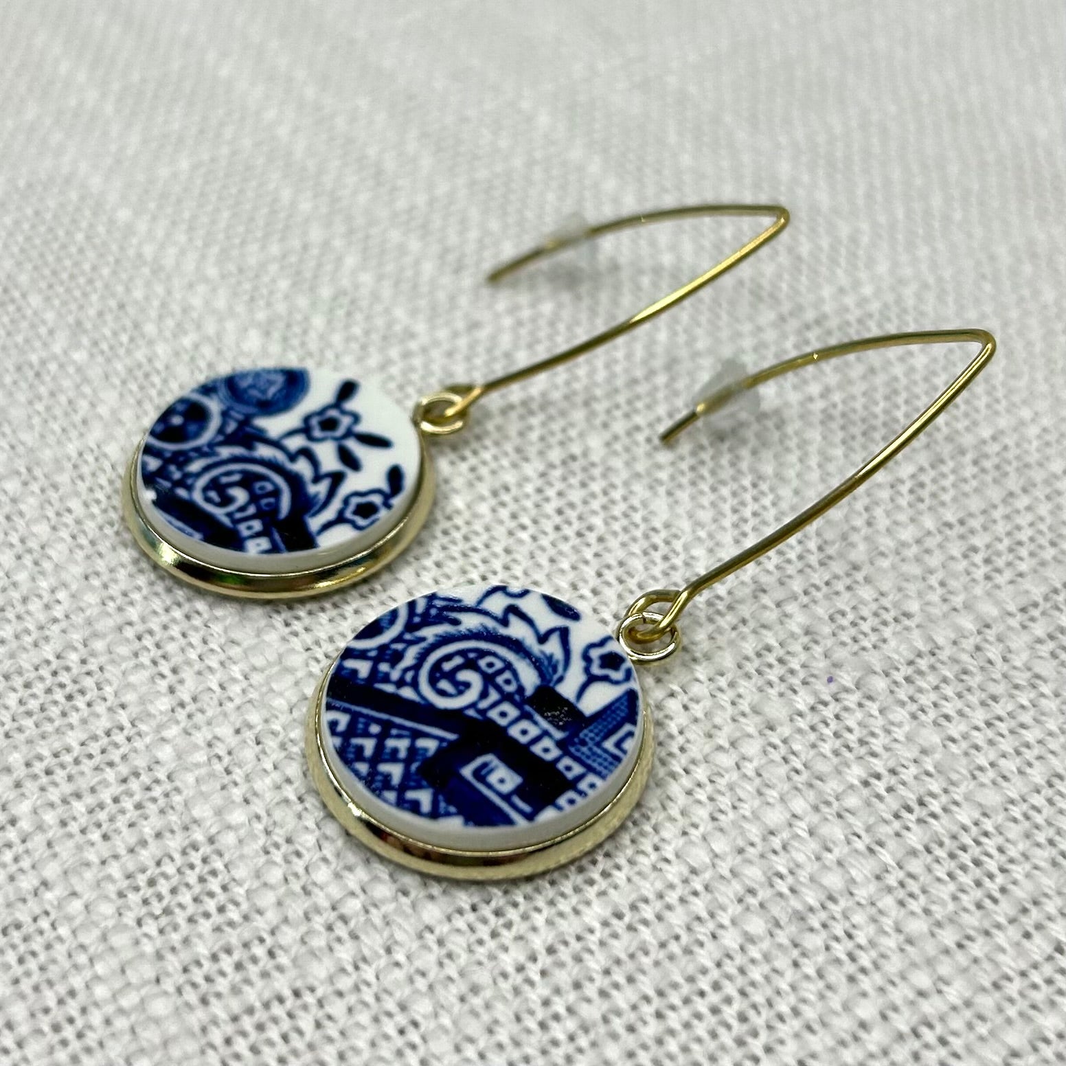 1960/70’s Churchill ‘Blue Willow’ Hooks Dangly Earrings Y