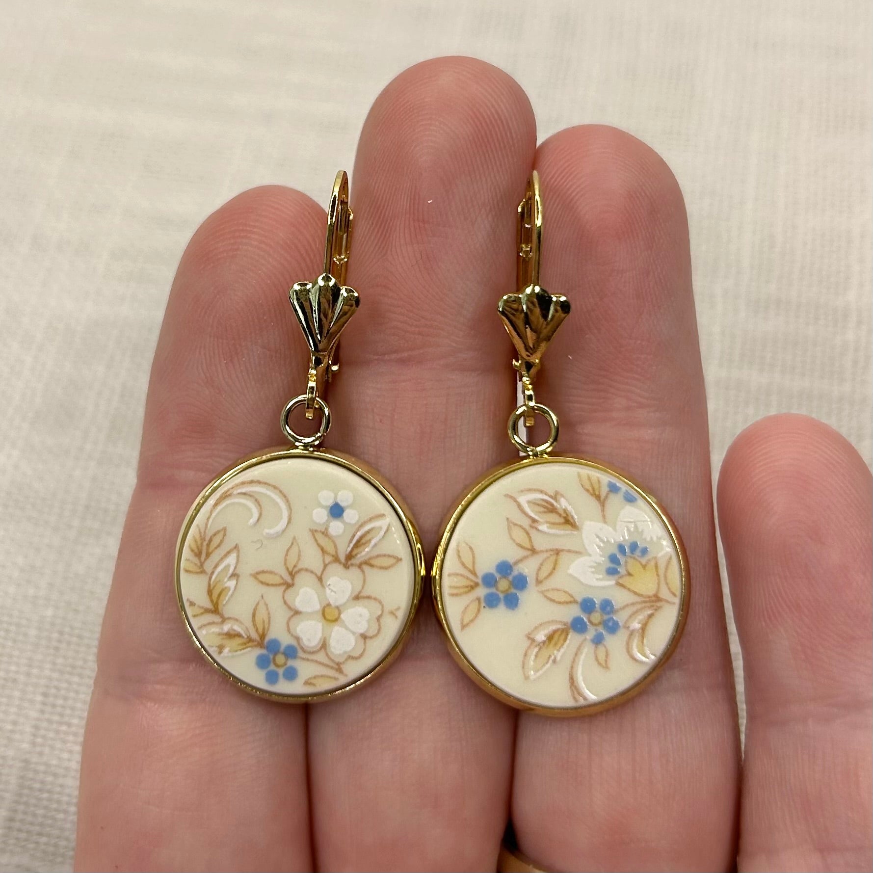 1990’s Japanese Leverback Dangly Earrings Y
