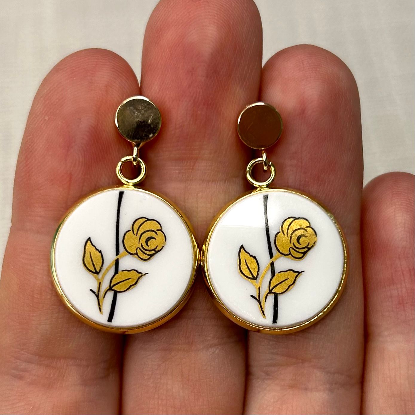 1960’s Elizabethan China Stud Dangly Earrings YM