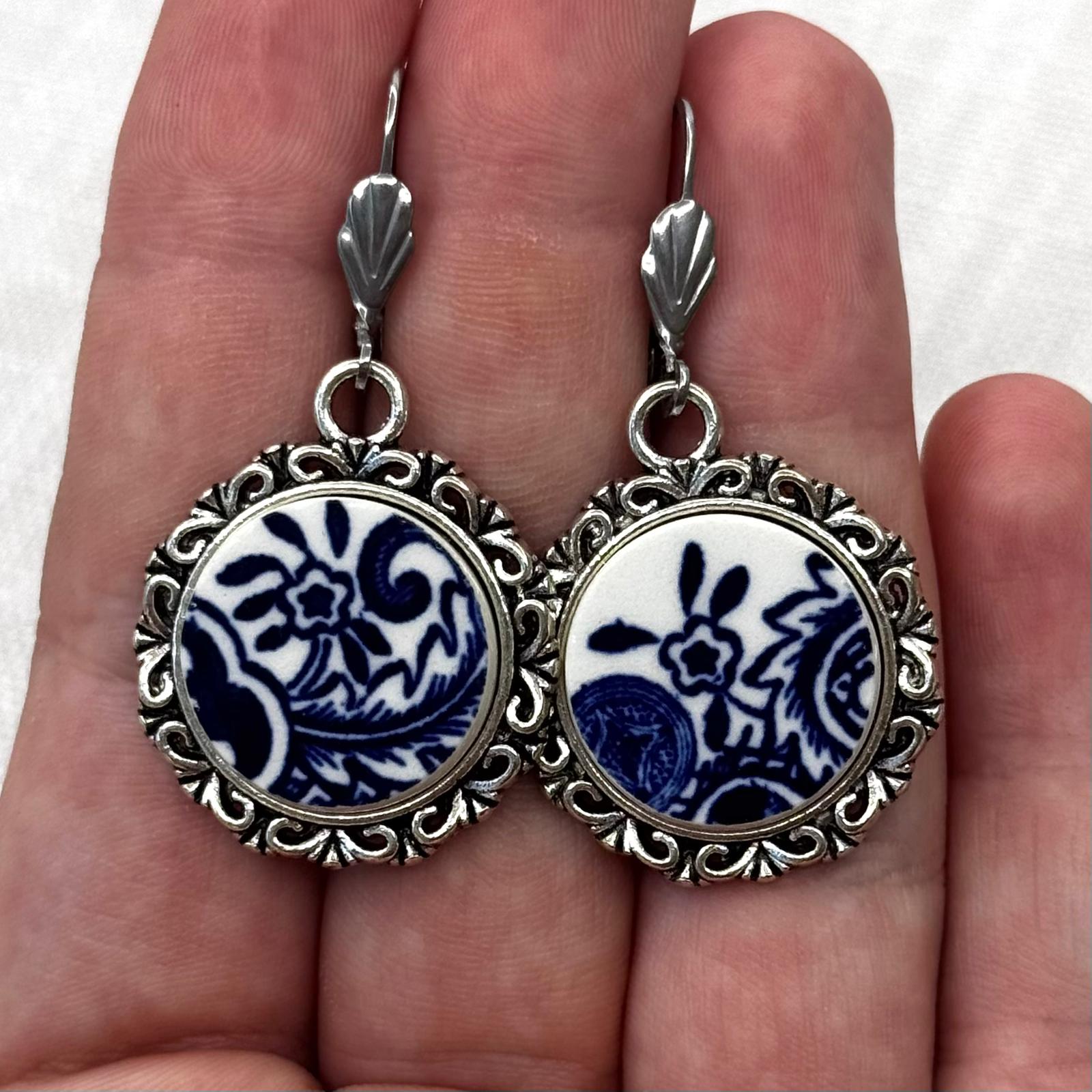 1960’s Churchill ‘Blue Willow’ Leverback Dangly Earrings S