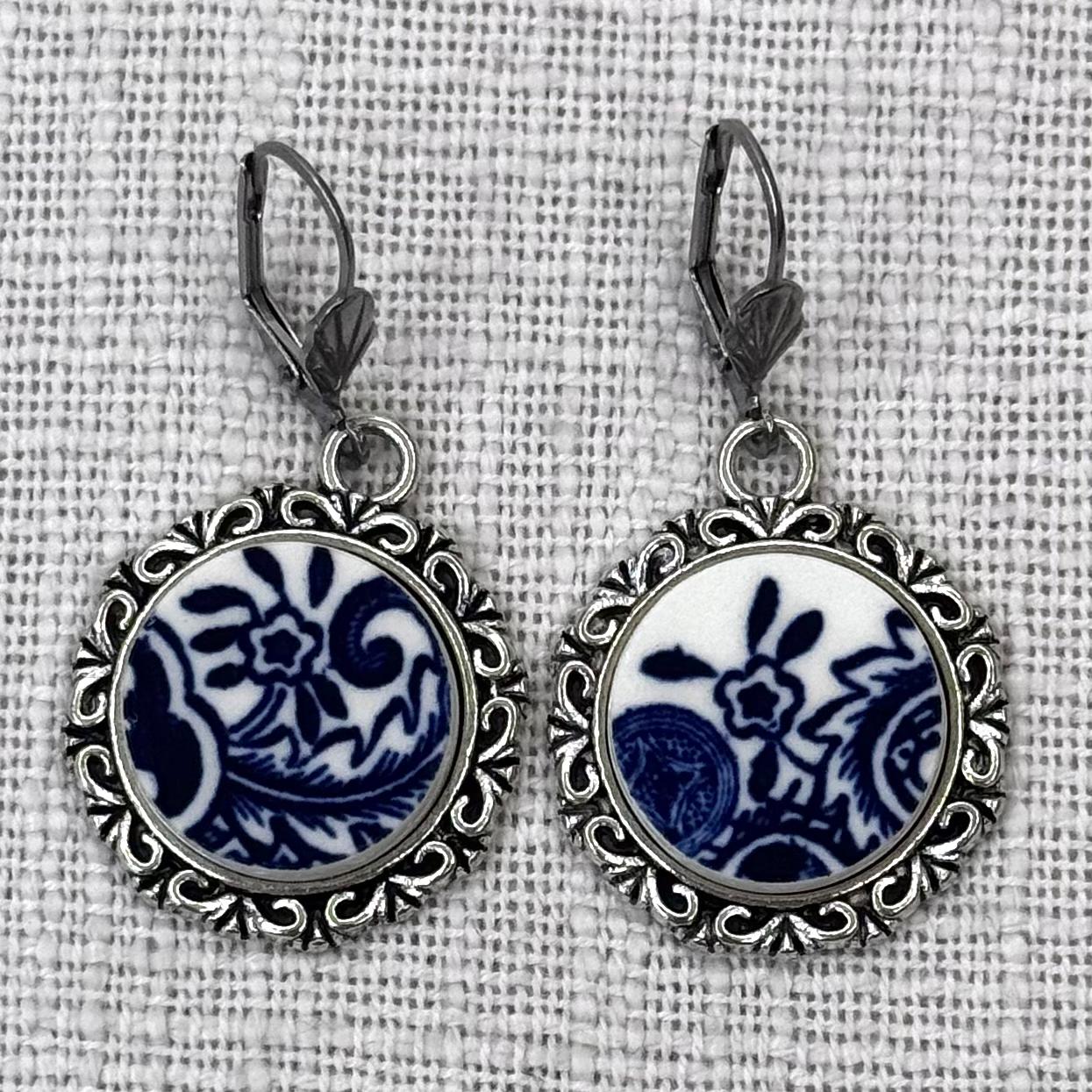 1960’s Churchill ‘Blue Willow’ Leverback Dangly Earrings S