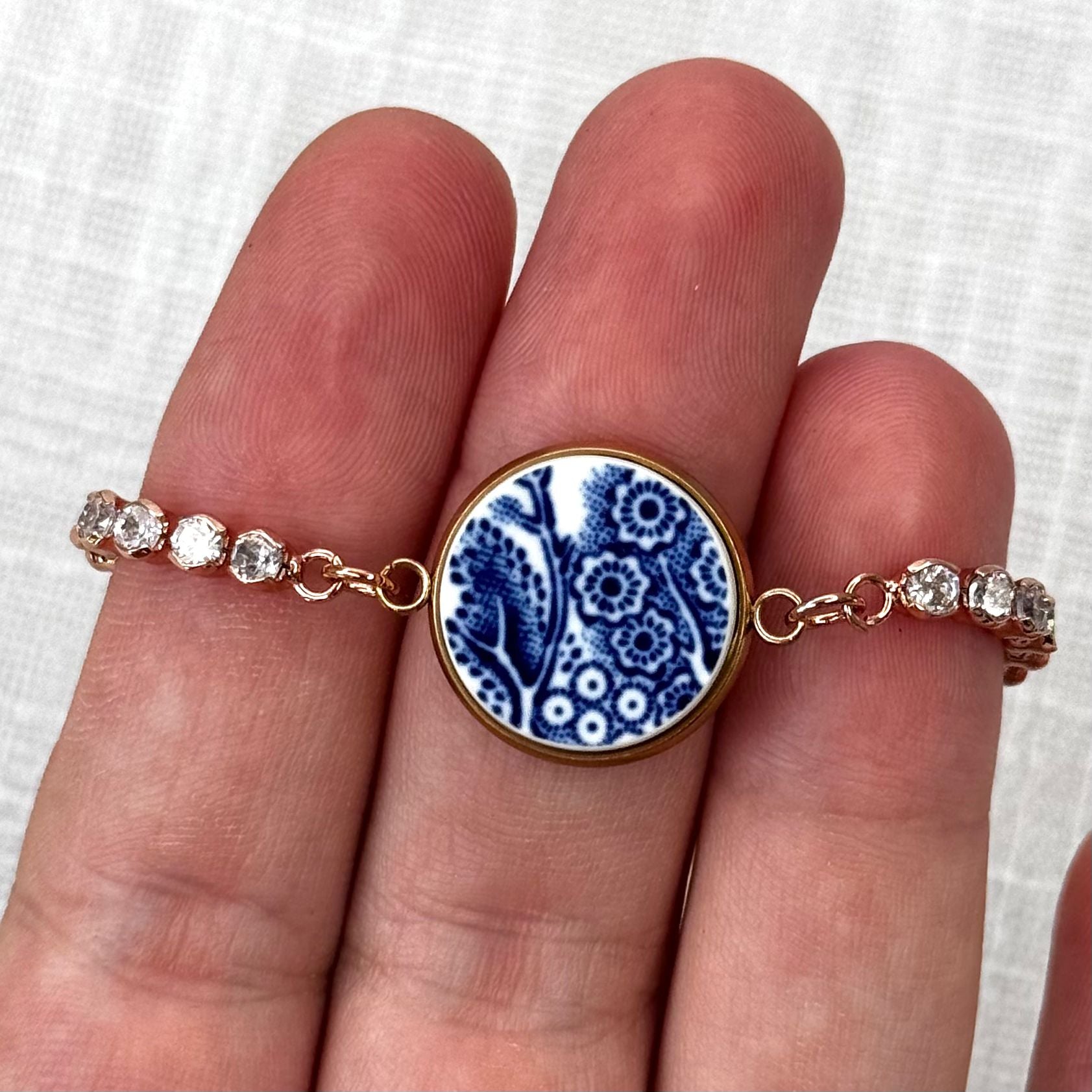 1960’s Churchill ‘Blue Willow’ Adjustable Bracelet R