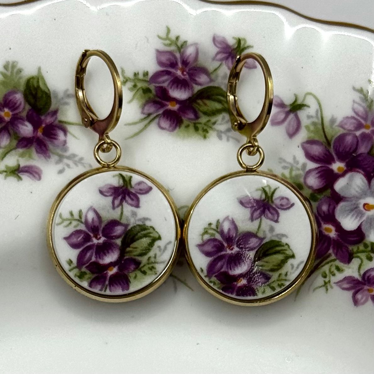 Reclaimed China Royal Albert 1966 Sweet Violets Huggies Yellow Goldtone