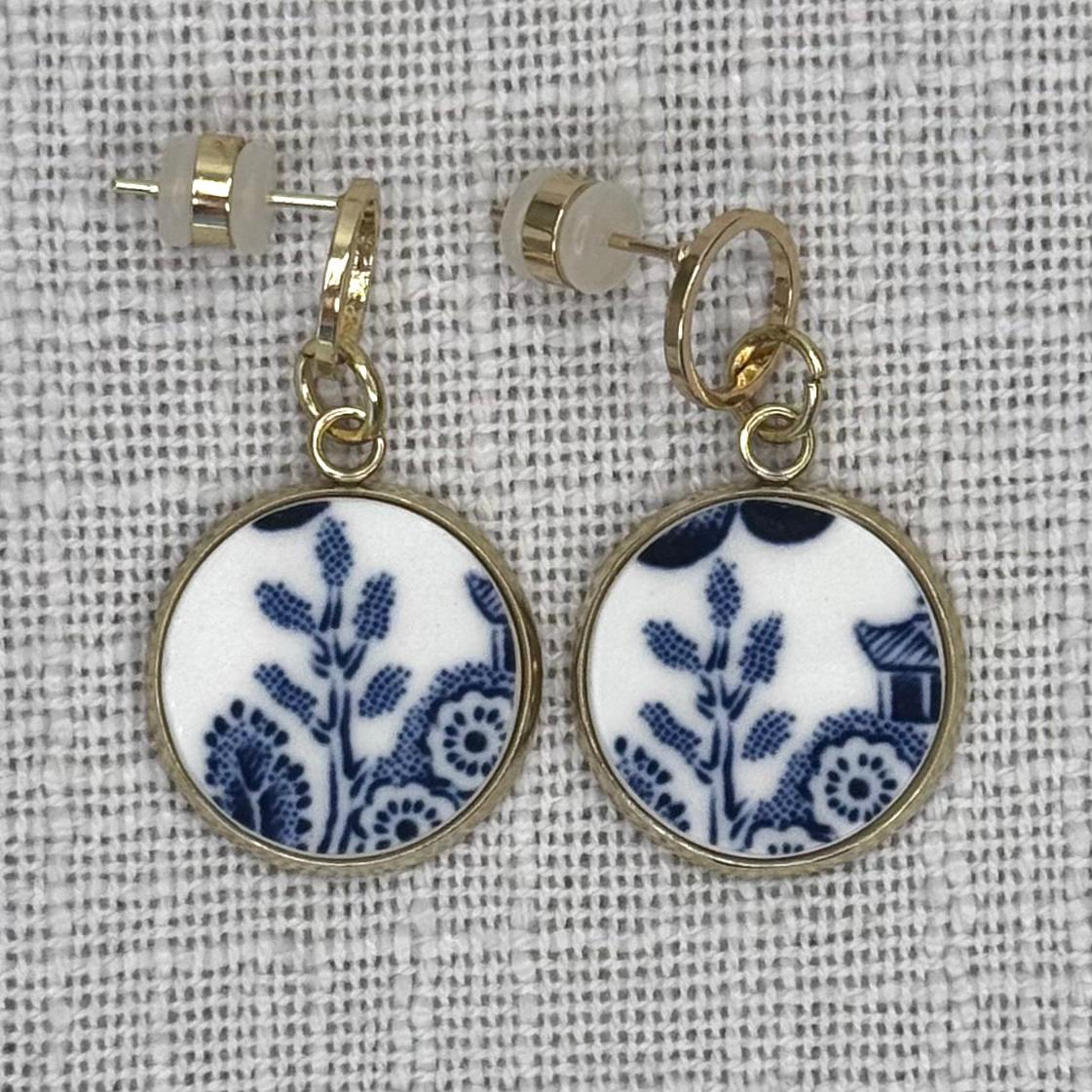 1960’s Churchill ‘Blue Willow’ Stud Dangly Earrings Y