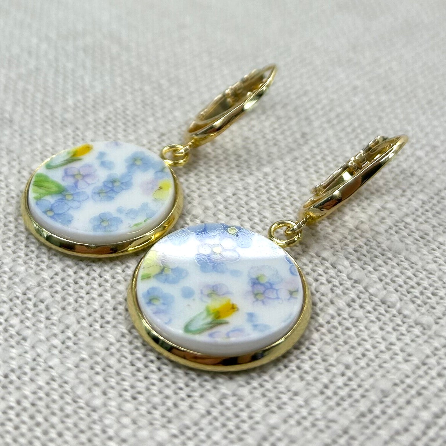1925-45 Shelley ‘Primrose Chintz’ Leverback Dangly Earrings Y