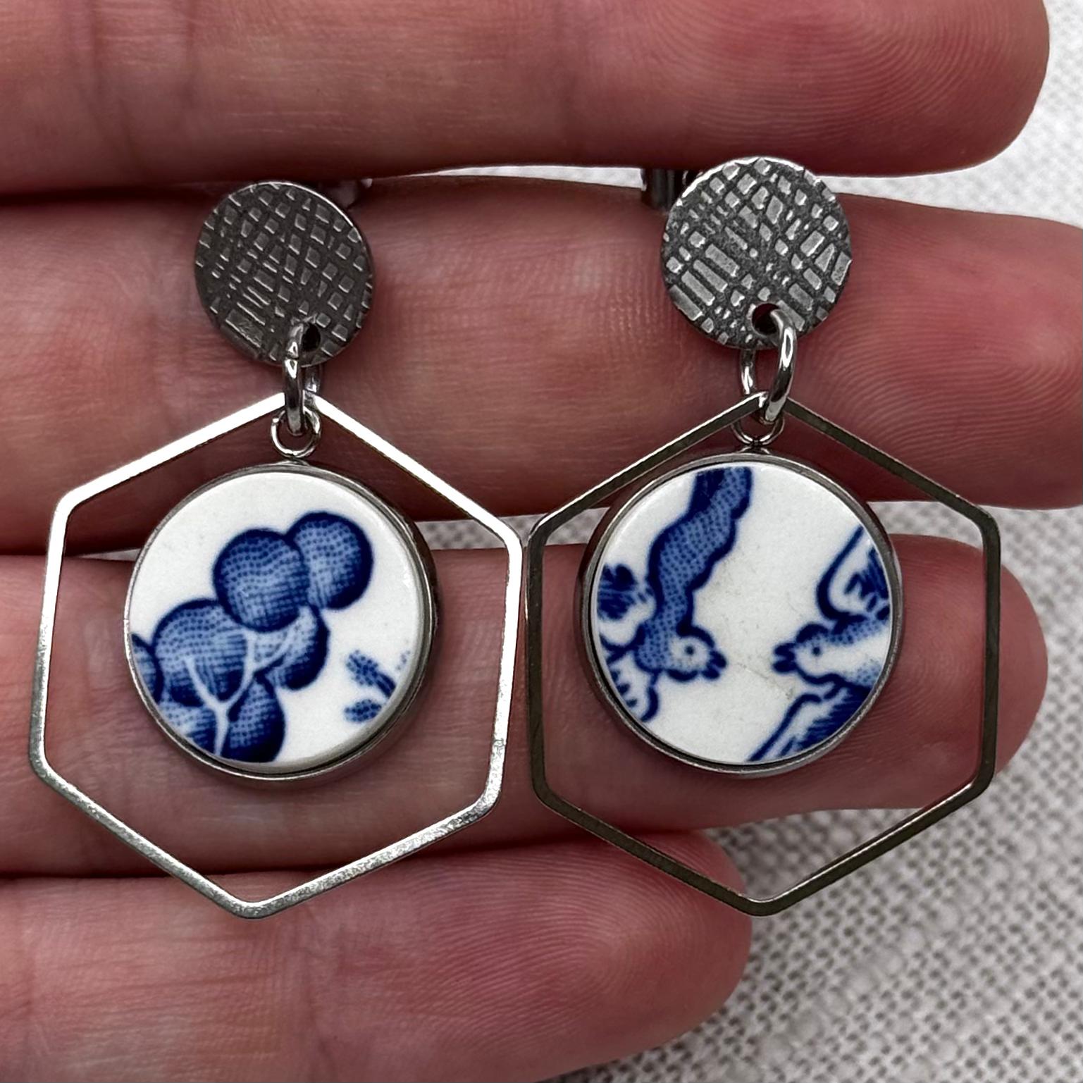 1960’s Churchill ‘Blue Willow’ Stud Dangly Earrings S