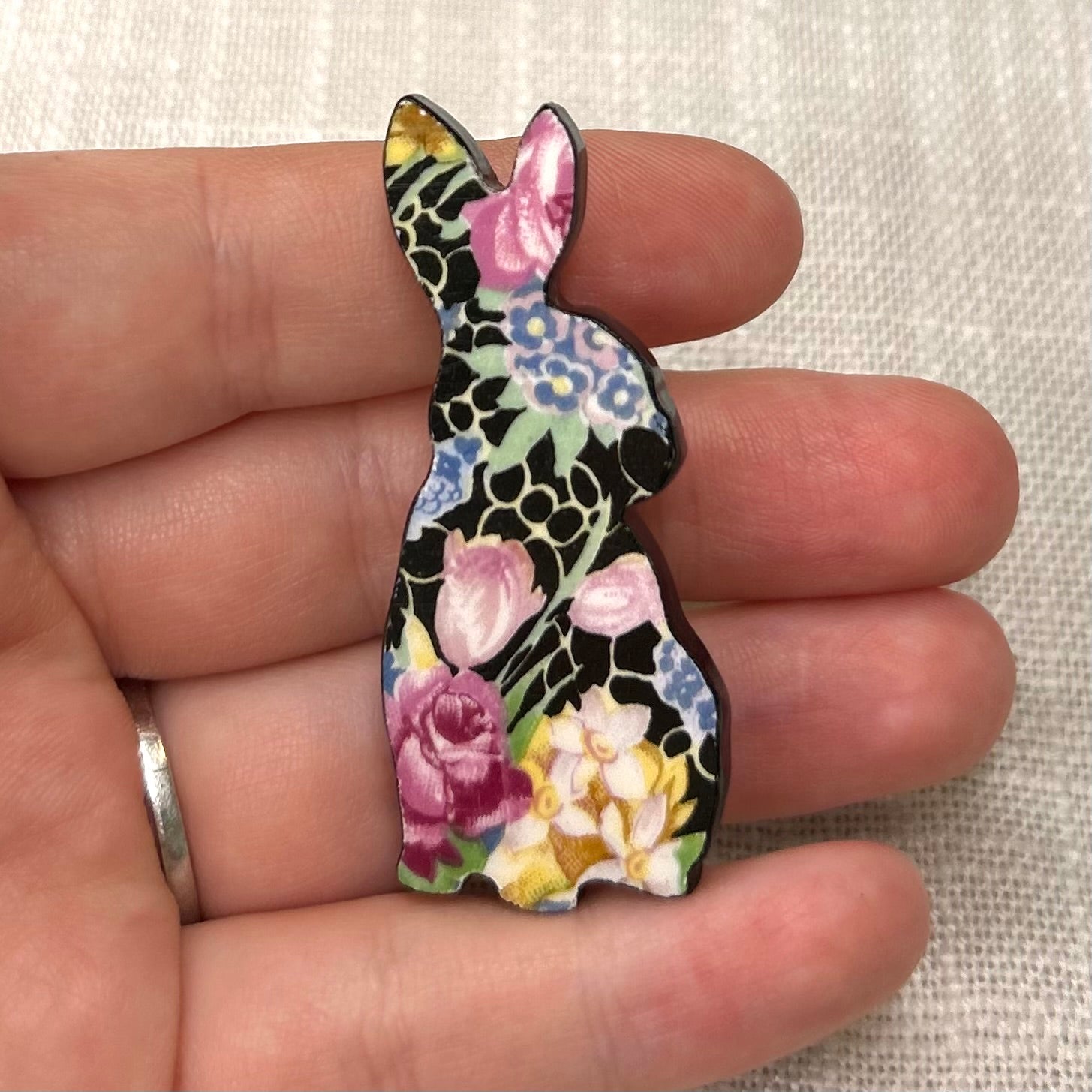 1930’s Royal Winton ‘Hazel’ Bunny Brooch M