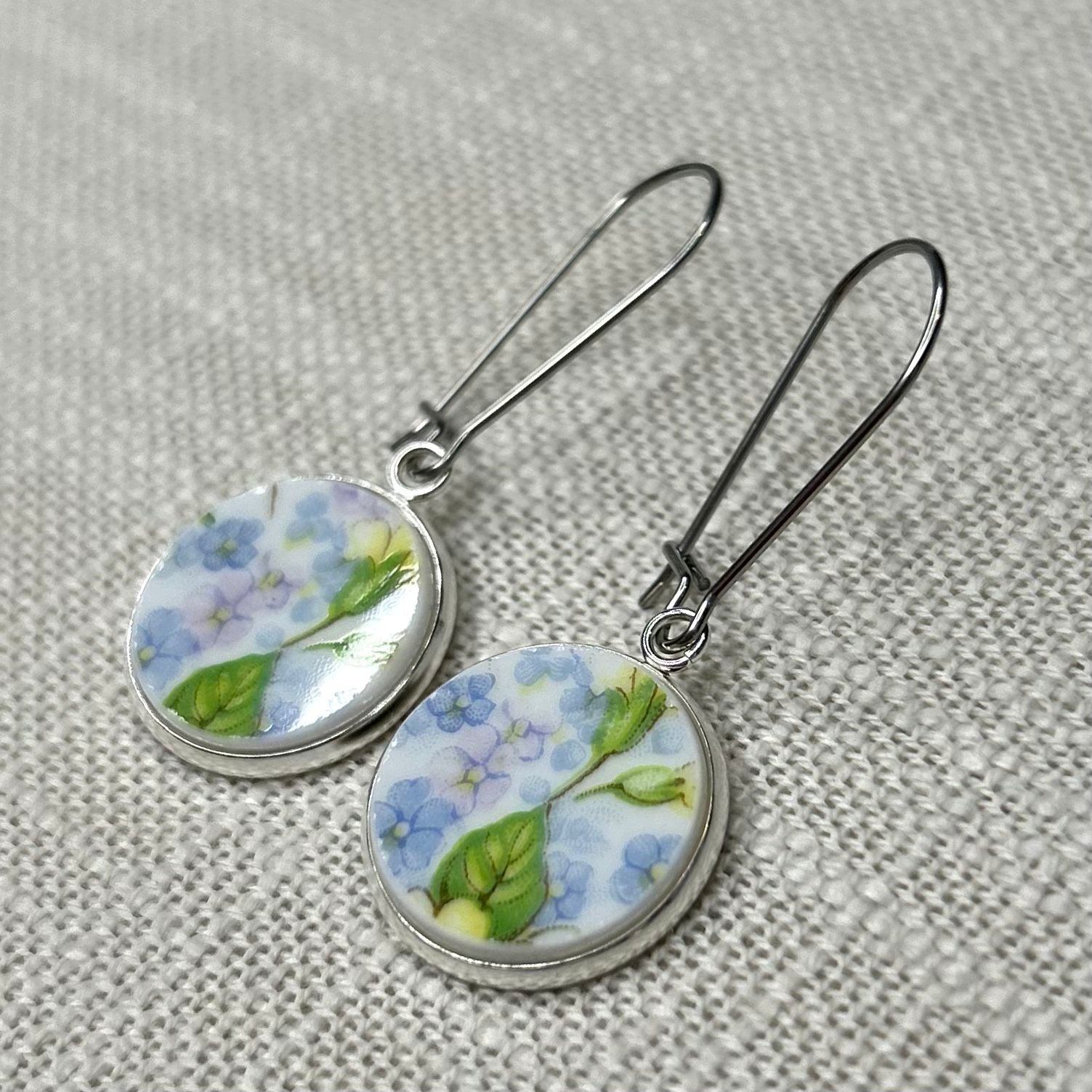 1925-45 Shelley ‘Primrose Chintz’ Kidney Wire Dangly Earrings SM