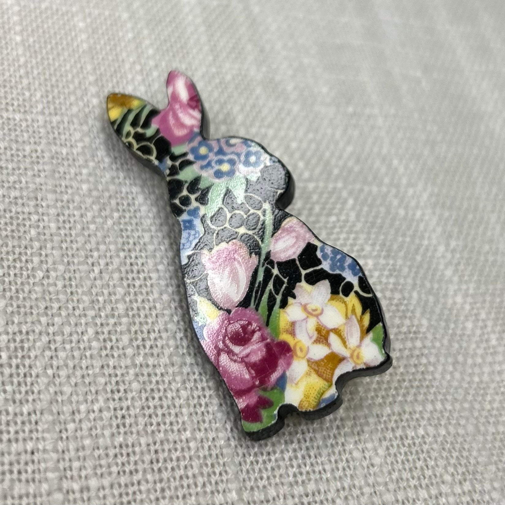 1930’s Royal Winton ‘Hazel’ Bunny Brooch M