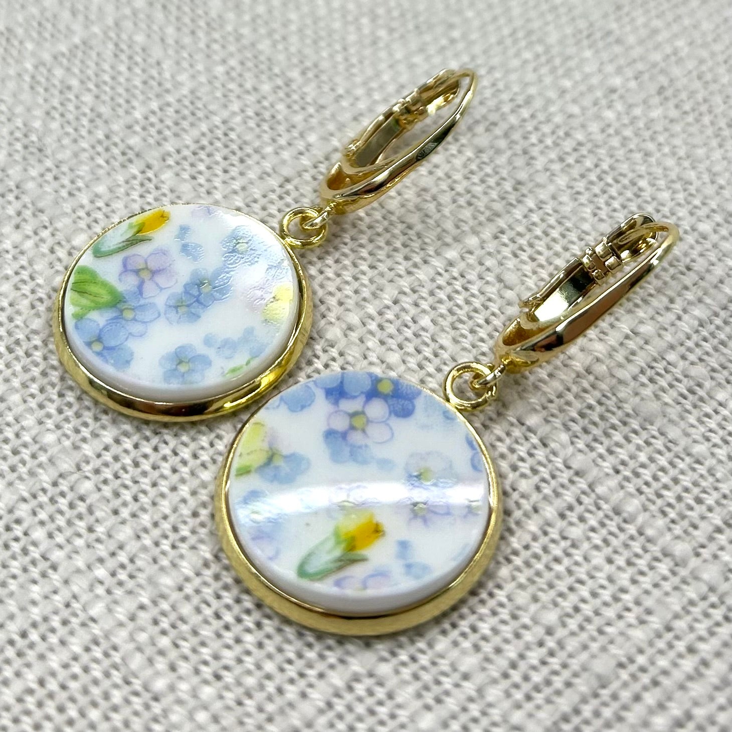1925-45 Shelley ‘Primrose Chintz’ Leverback Dangly Earrings Y