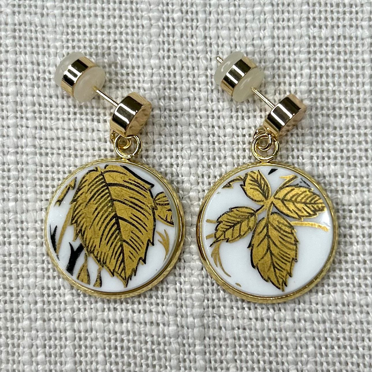 1960’s Elizabethan China Stud Dangly Earrings YM