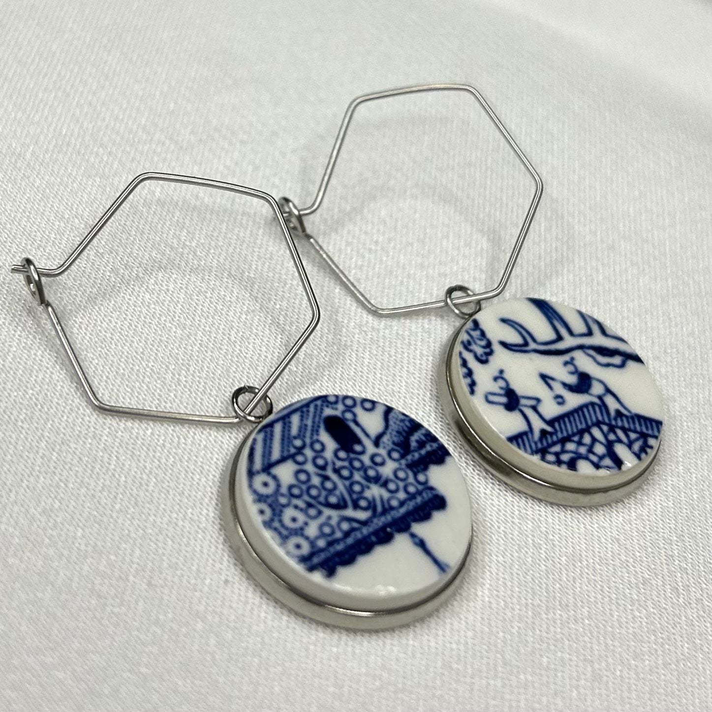 1960’s Churchill ‘Blue Willow’ Hoops Dangly Earrings SM