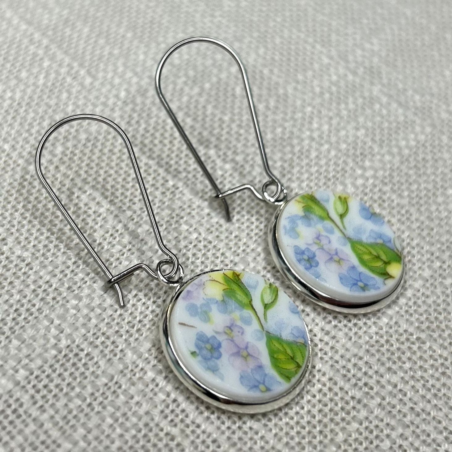 1925-45 Shelley ‘Primrose Chintz’ Kidney Wire Dangly Earrings SM