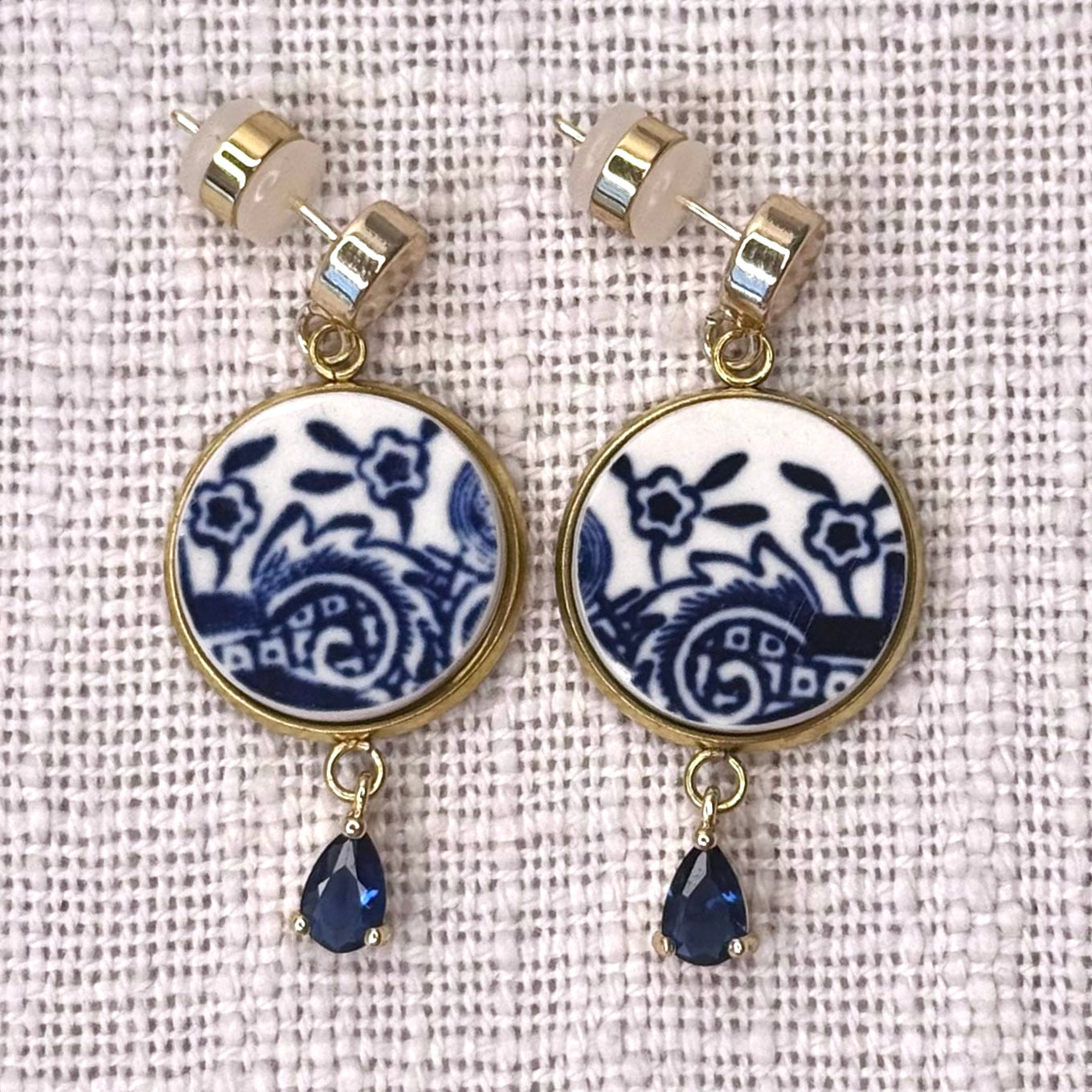 1960-70’s Churchill ‘Blue Willow’ Stud Dangly Earrings YG Blue Charm M