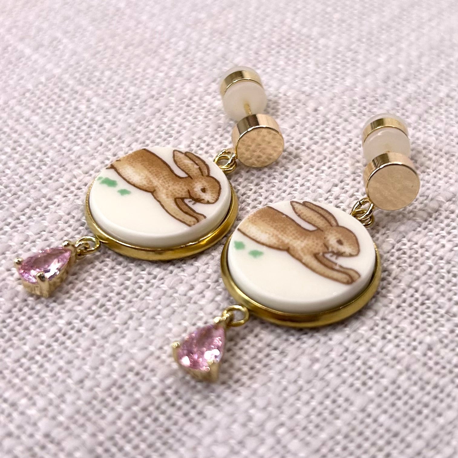 1970’s Royal Doulton ‘Bunnykins’ Stud Danlgy Earrings YG Light Pink M