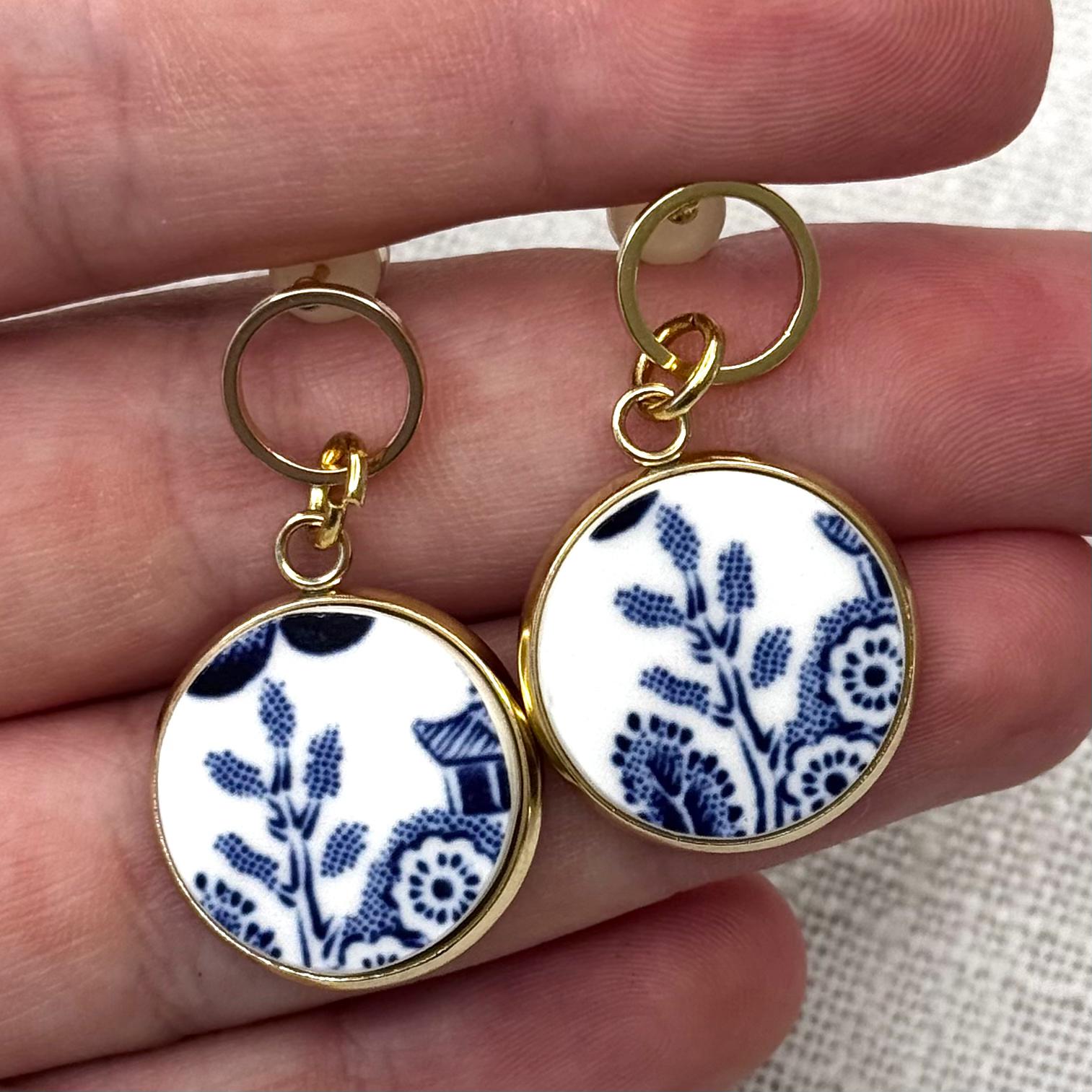 1960’s Churchill ‘Blue Willow’ Stud Dangly Earrings Y