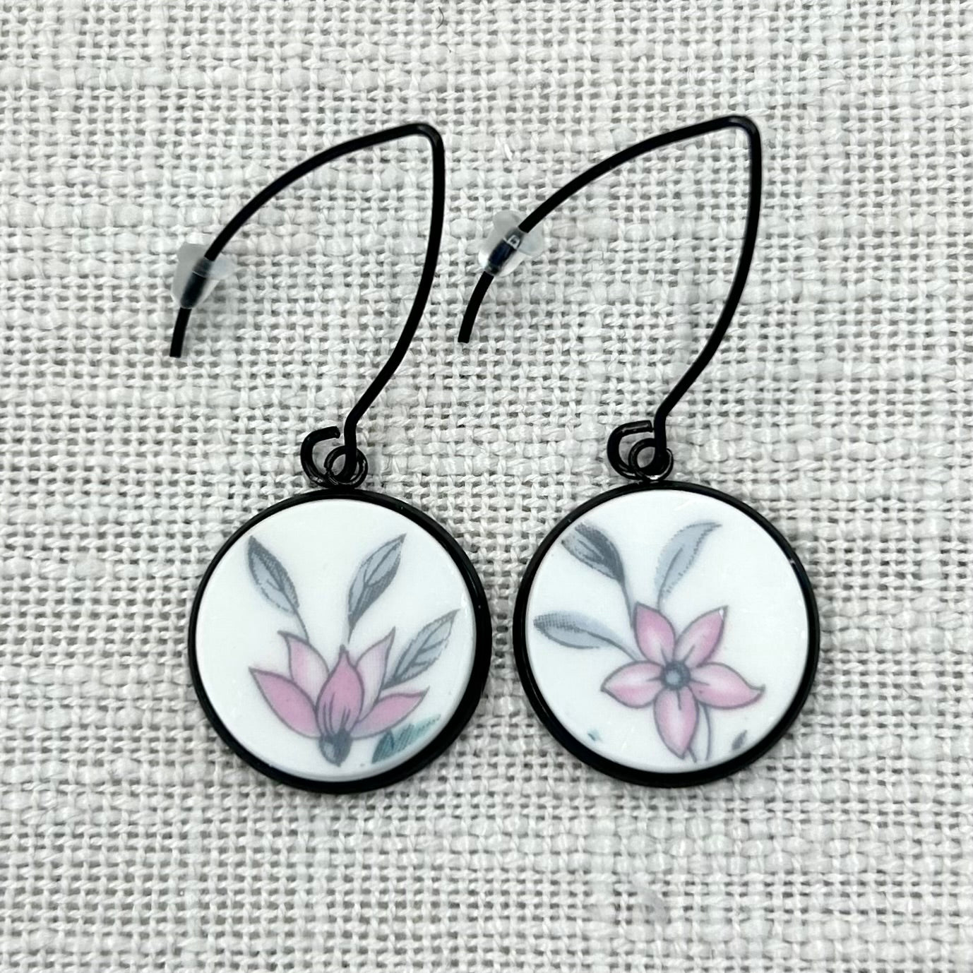 1950’s Duchess China Hooks Dangly Earrings B