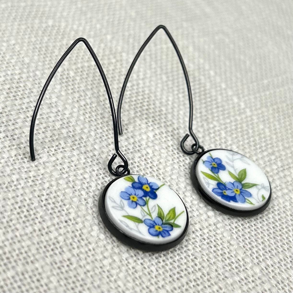 1950’s Queen Anne ‘Sonata’ Hooks Dangly Earrings BM