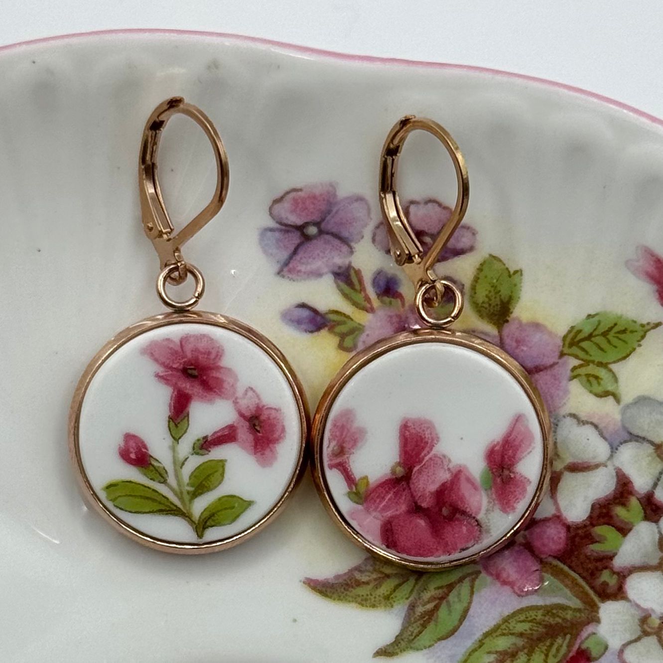 1945-66 Shelley Stocks Rose Gold Huggies Broken China Earrings