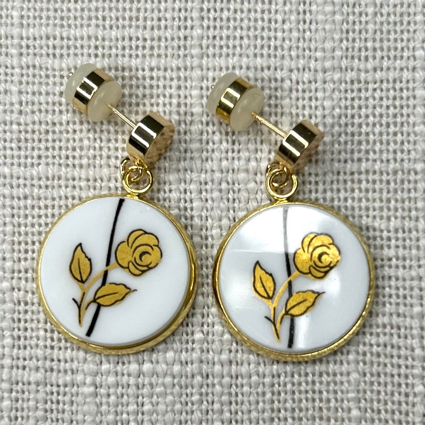 1960’s Elizabethan China Stud Dangly Earrings YM