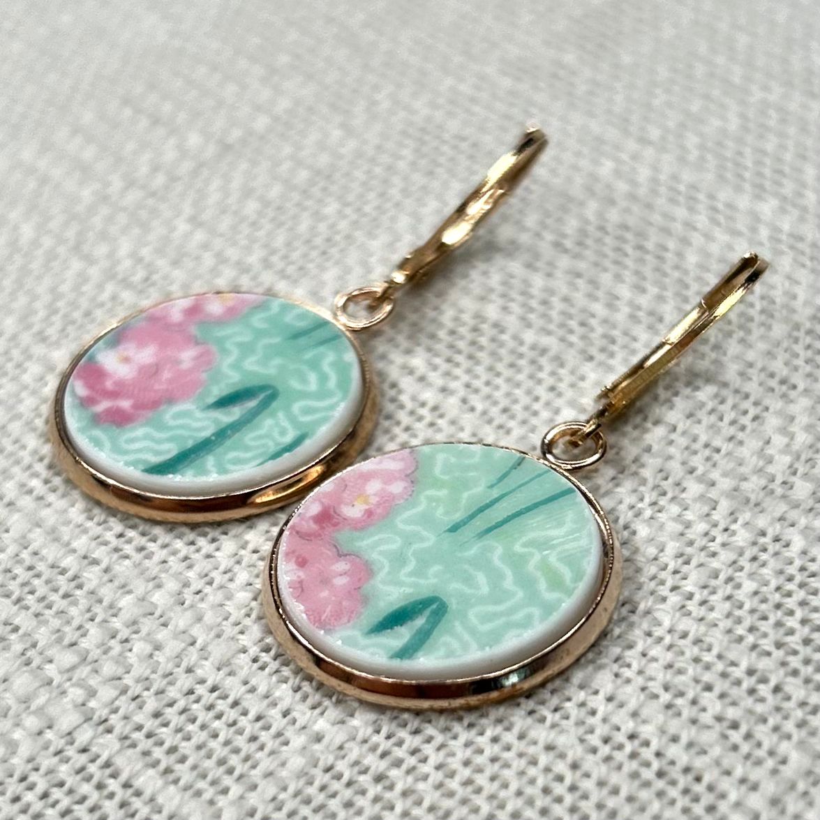 1935-45 Shelley ‘Melody’ Leverback Dangly Earrings RM