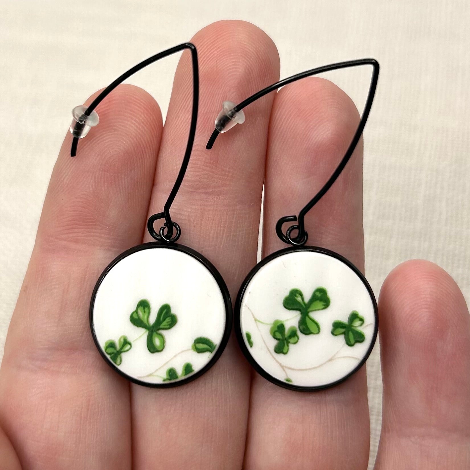 1980’s Elizabethan China Shamrock Clover Hooks Dangly Earrings B