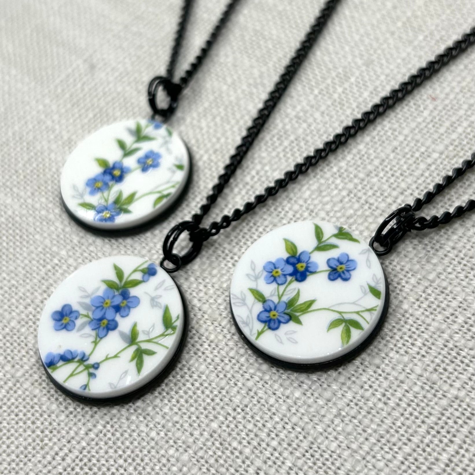 1950’s Queen Anne ‘Sonata’ Pendant Necklace B
