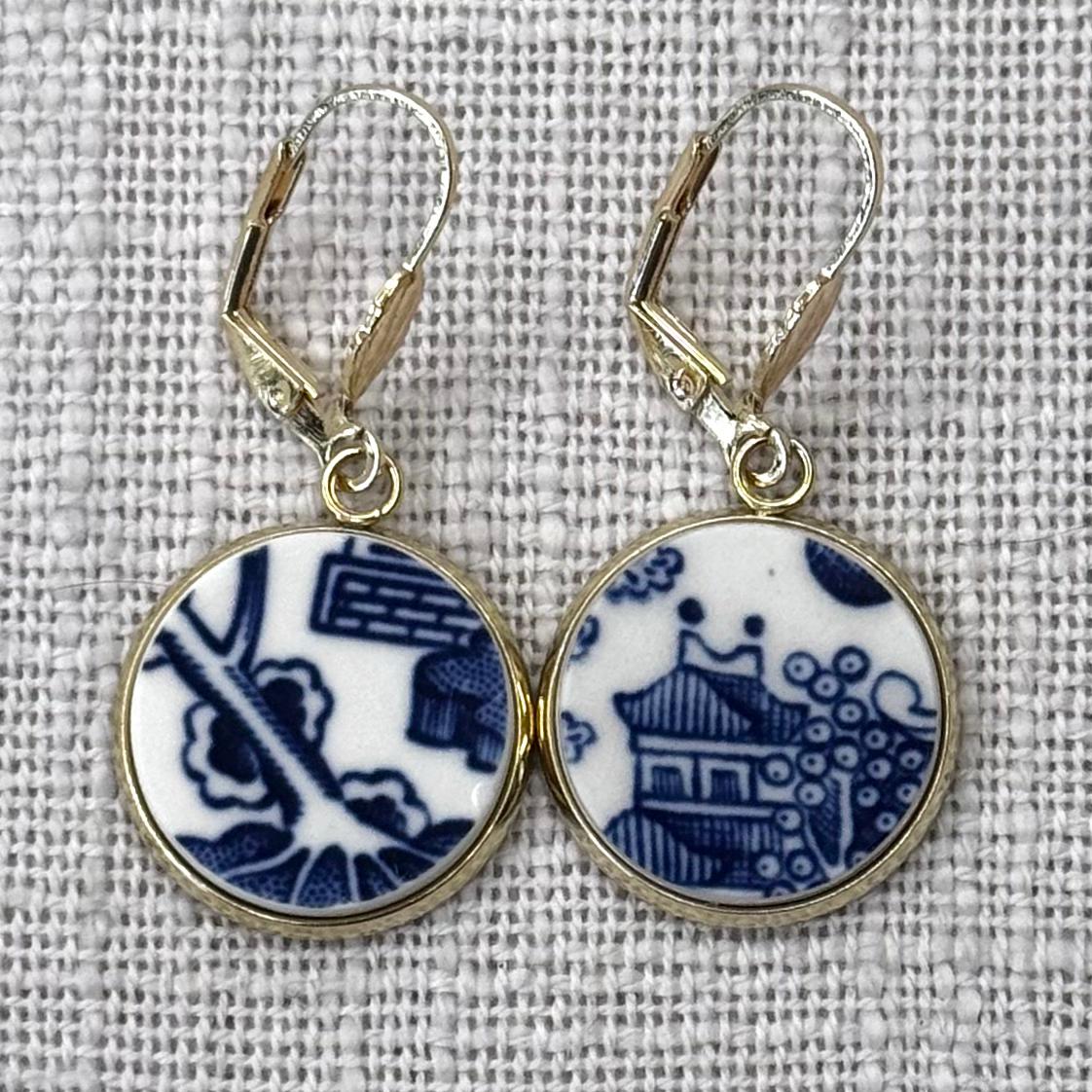 1960’s Churchill ‘Blue Willow’ Leverback Dangly Earrings Y
