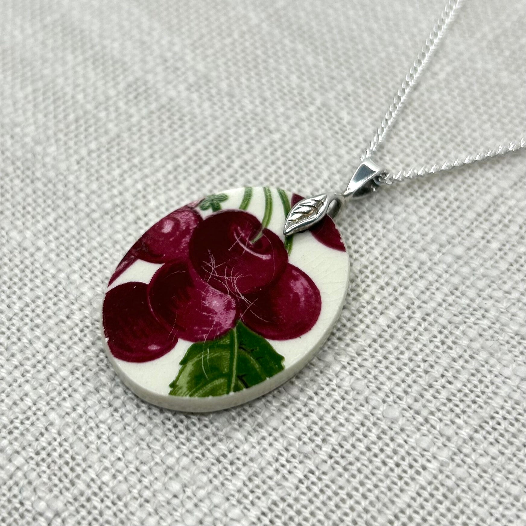 1950’s Alfred Meakin ‘Cherry Ripe’ Oval Pendant Necklace Sterling Silver