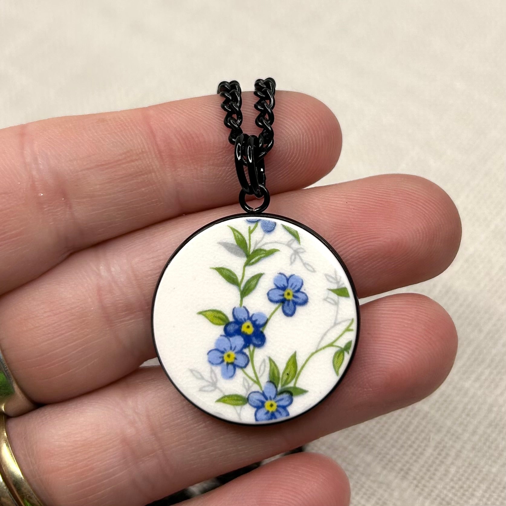 1950’s Queen Anne ‘Sonata’ Pendant Necklace B
