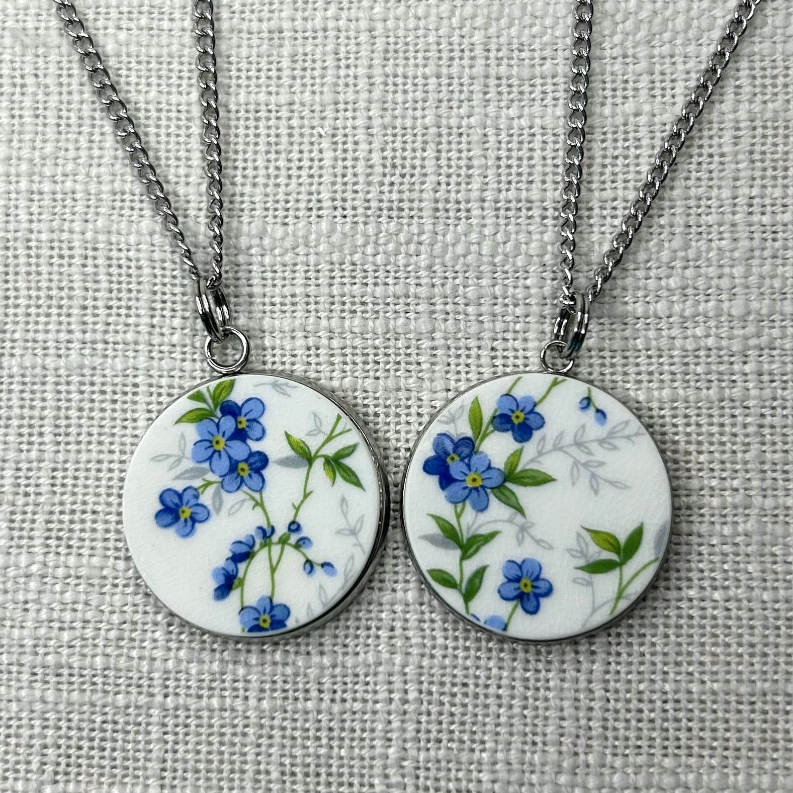 1950’s Queen Anne ‘Sonata’ Pendant Necklace S
