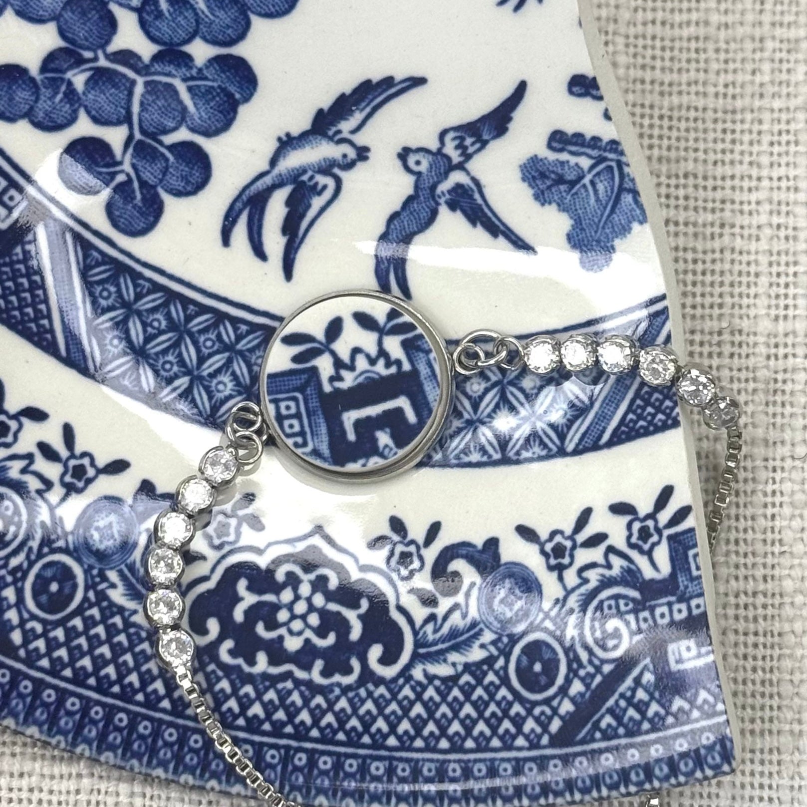 1960’s Churchill ‘Blue Willow’ Adjustable Bracelet P