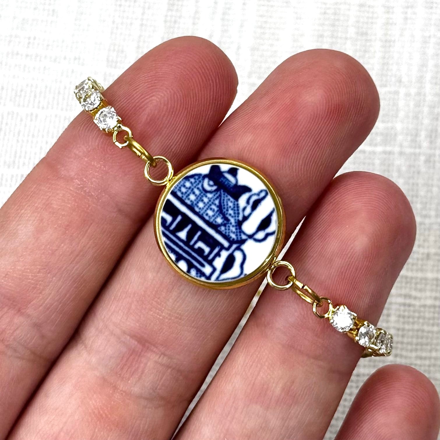 1960’s Churchill ‘Blue Willow’ Adjustable Bracelet Y