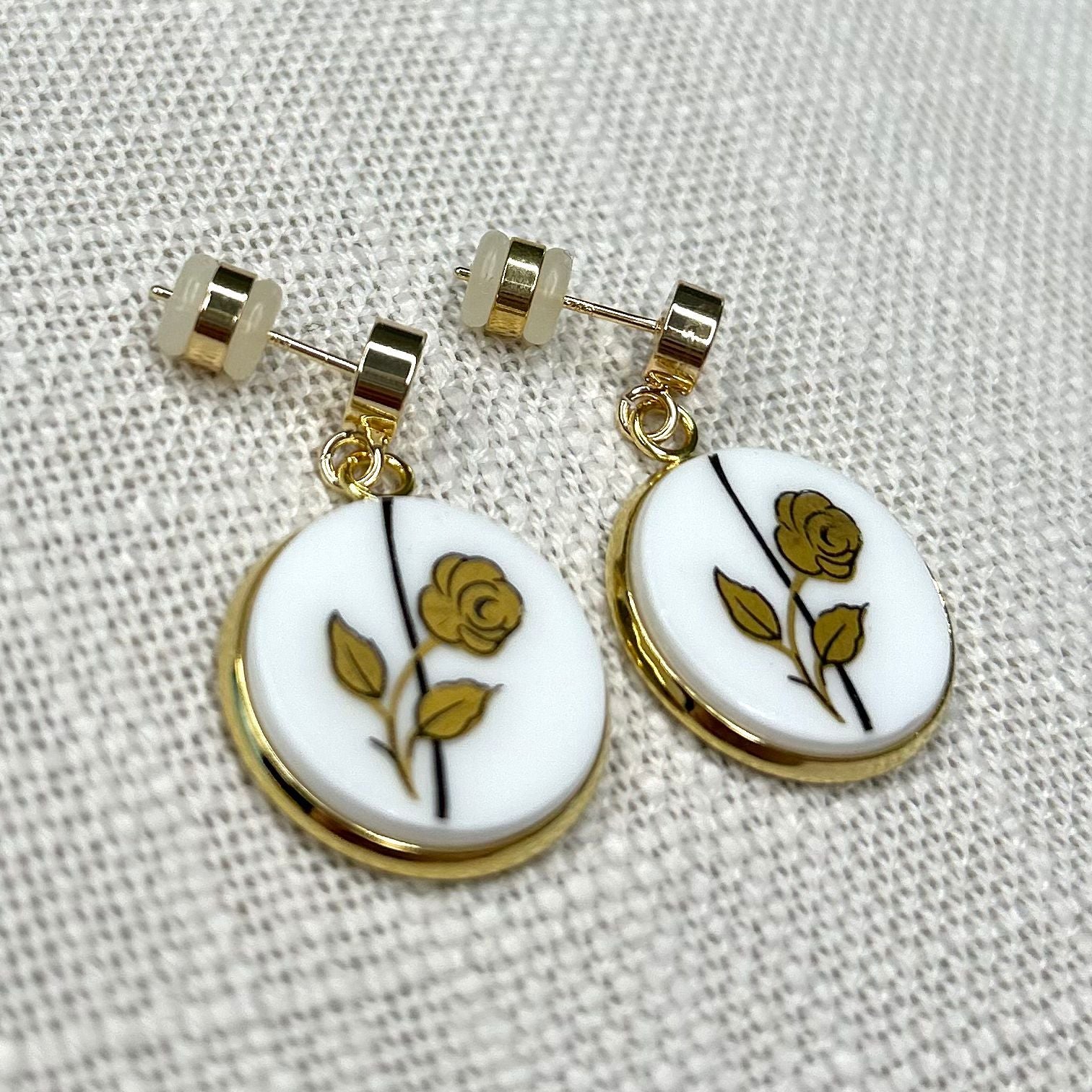 1960’s Elizabethan China Stud Dangly Earrings YM