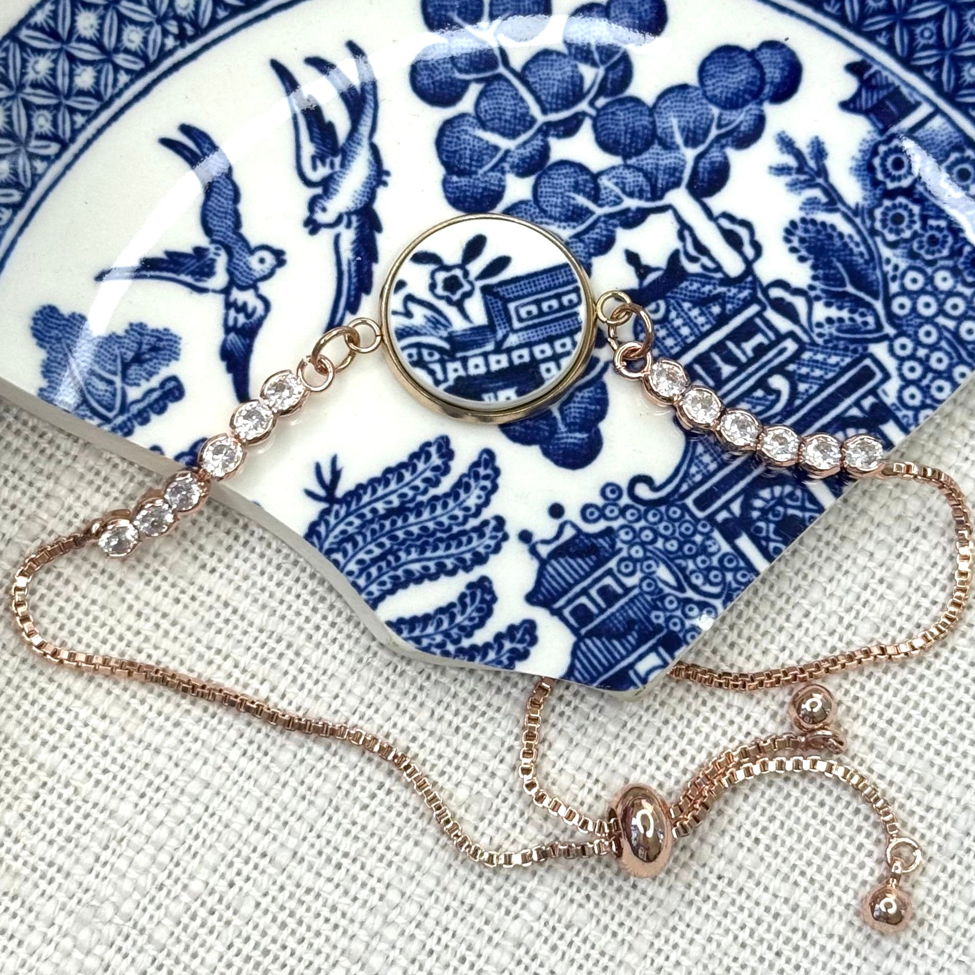 1960’s Churchill ‘Blue Willow’ Adjustable Bracelet R