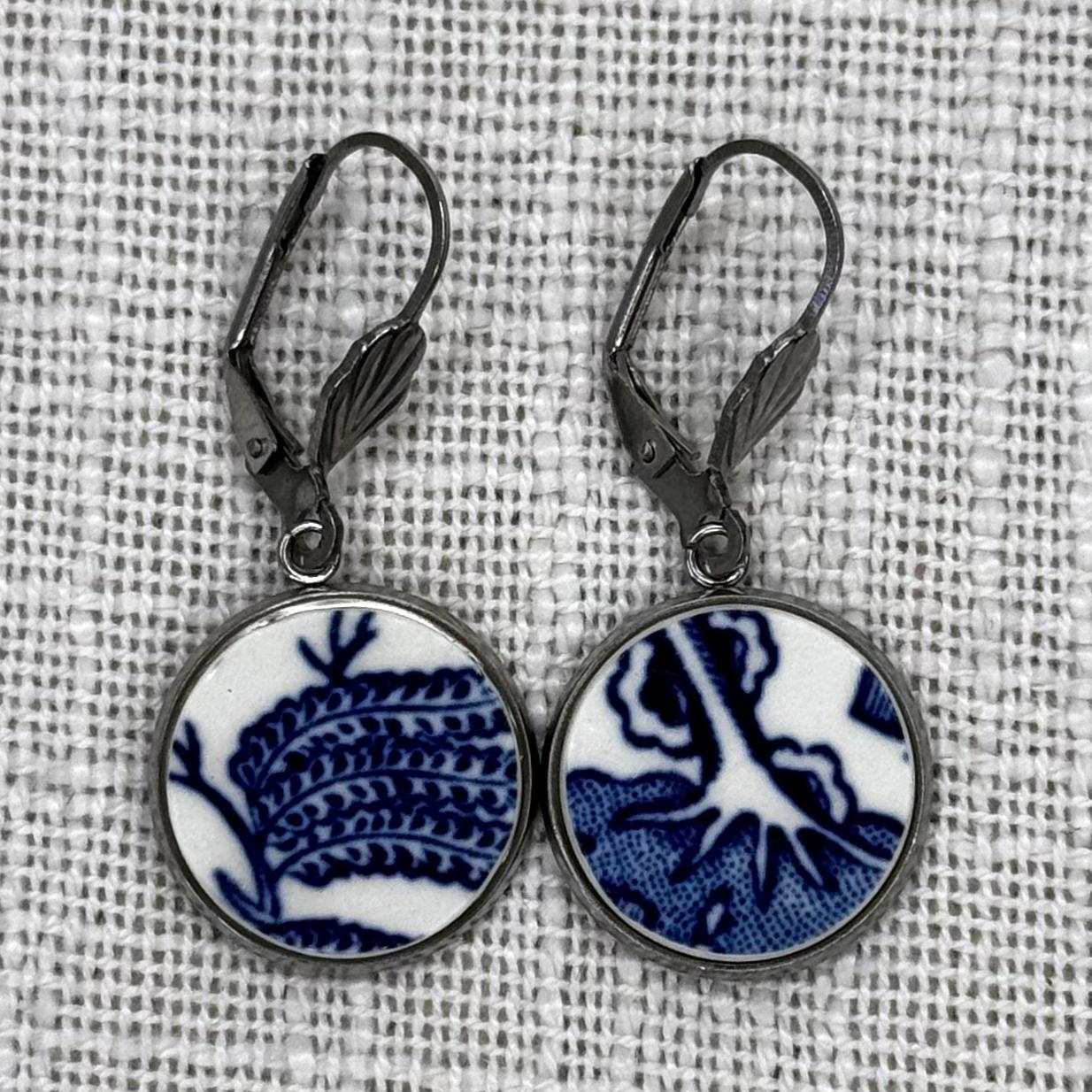 1960’s Churchill ‘Blue Willow’ Leverback Dangly Earrings S