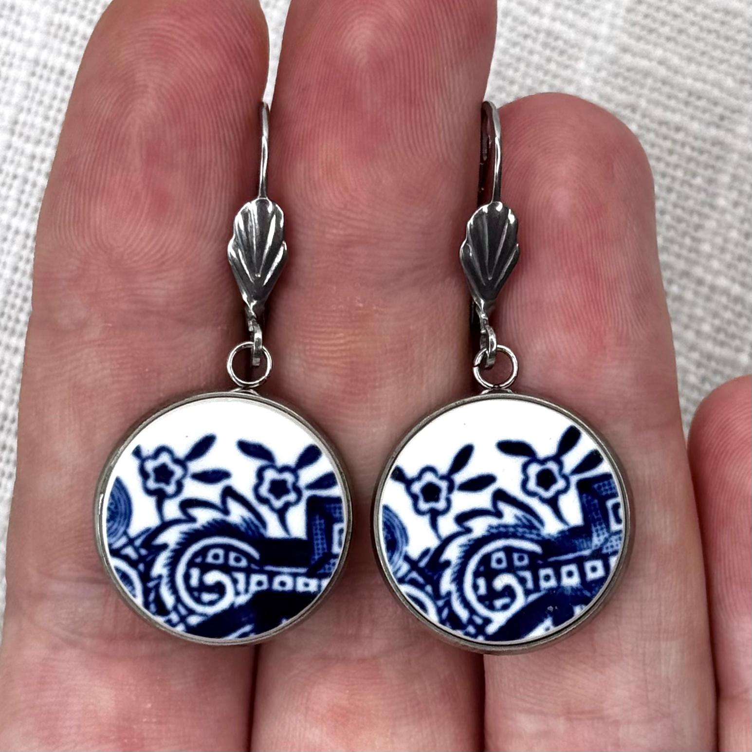 1960’s Churchill ‘Blue Willow’ Leverback Dangly Earrings S