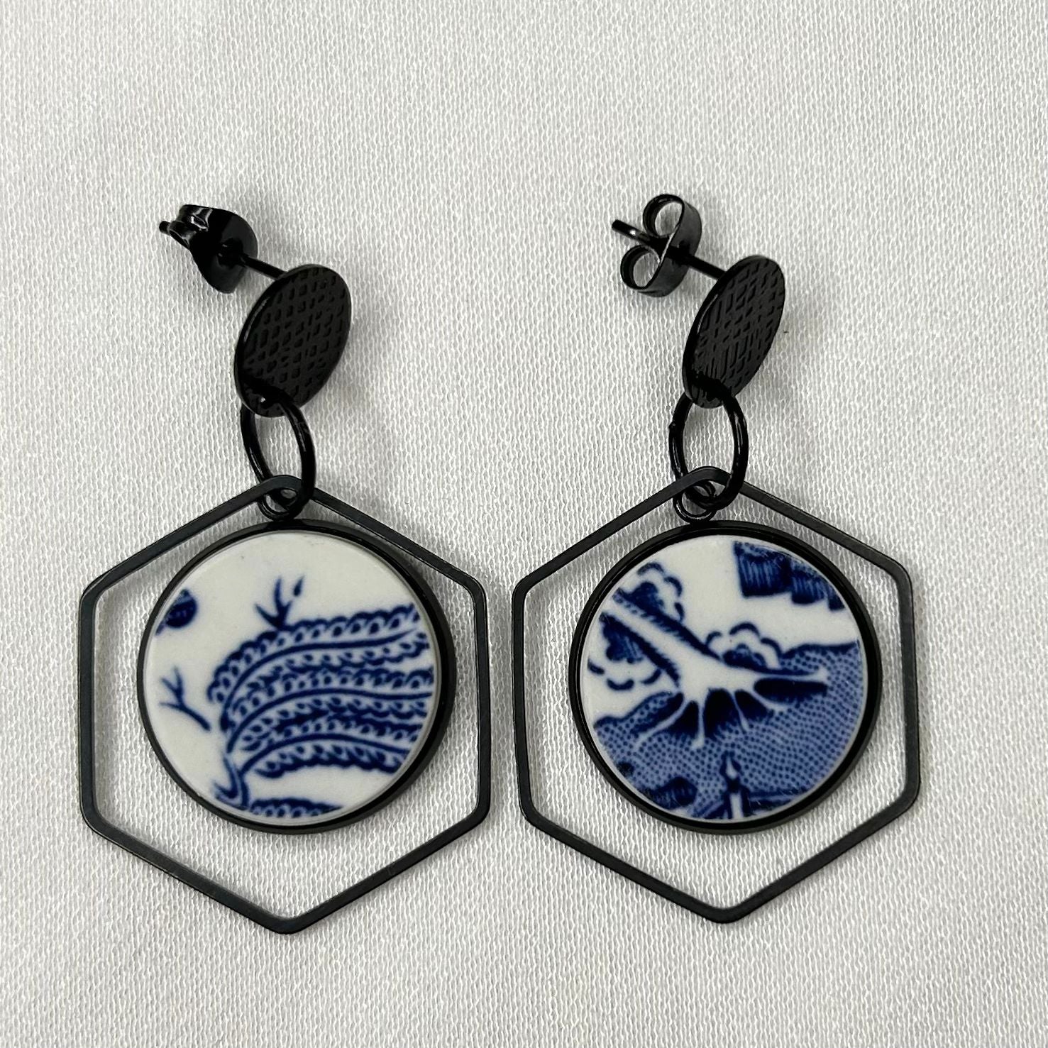 1960’s Churchill ‘Blue Willow’ Stud Dangly Earrings BM