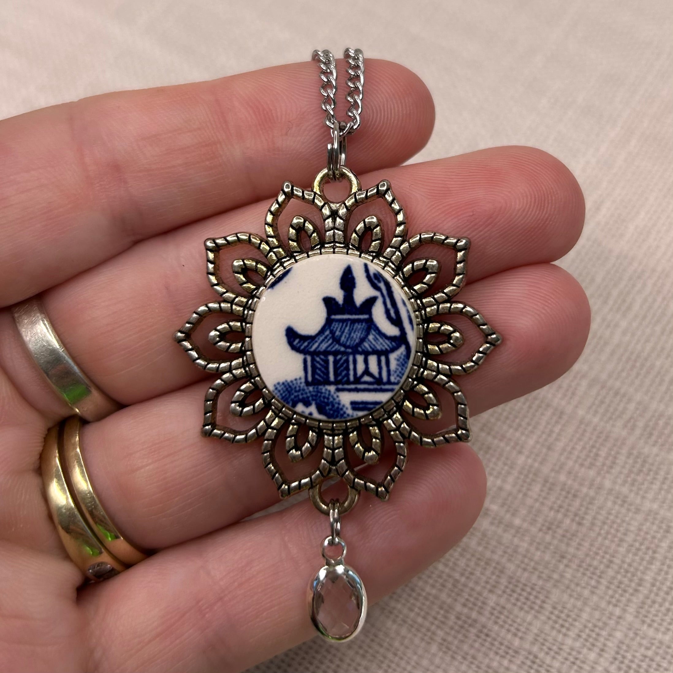 1960/70’s Churchill ‘Blue Willow’ Pendant Necklace