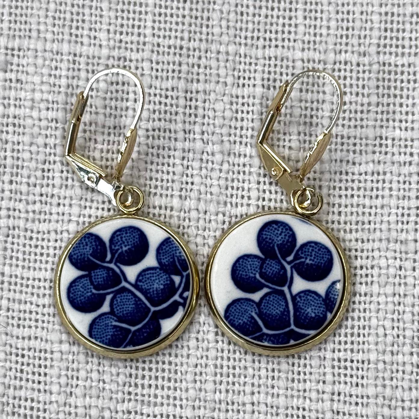 1960’s Churchill ‘Blue Willow’ Leverback Dangly Earrings Y