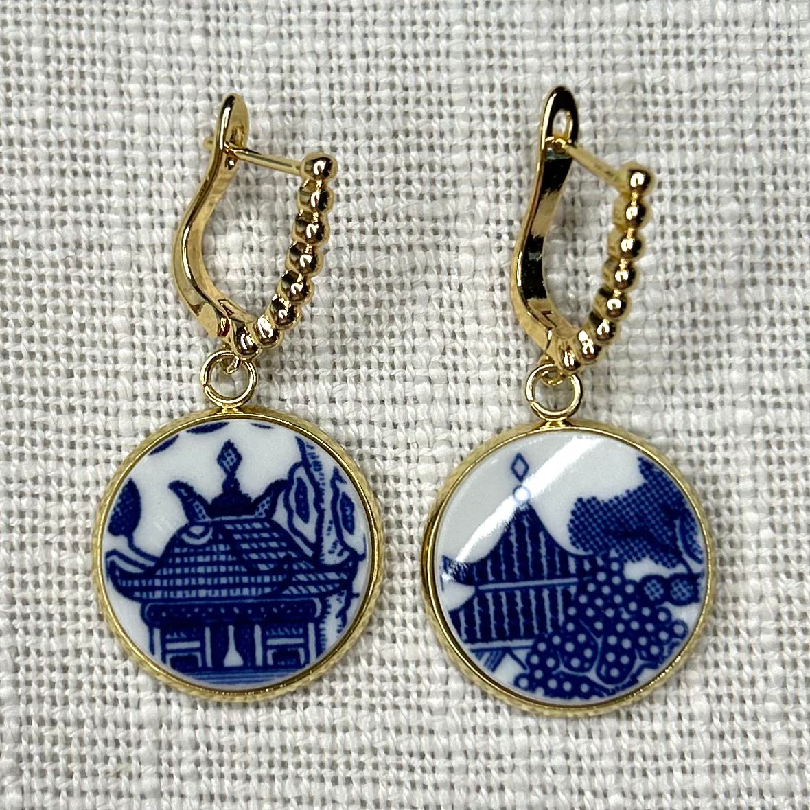 1990’s Churchill ‘Blue Willow’ Leverback Dangly Earrings YM