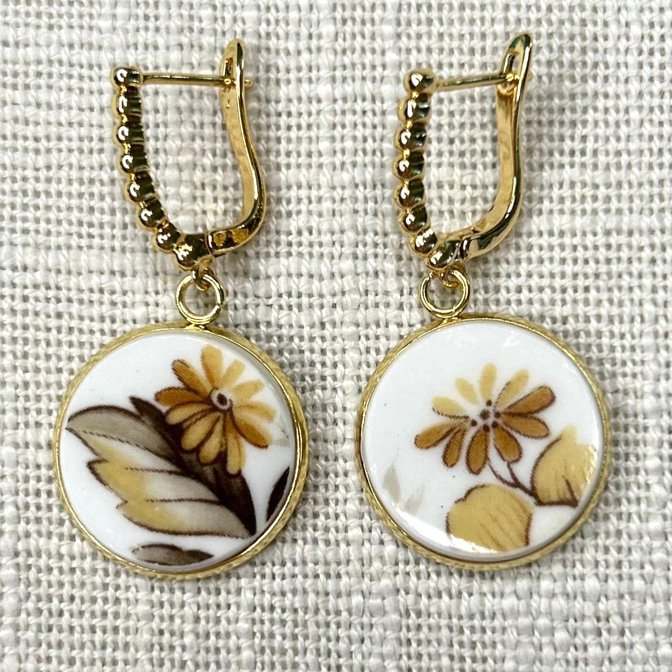 1950’s Queen Anne Leverback Dangly Earrings YM