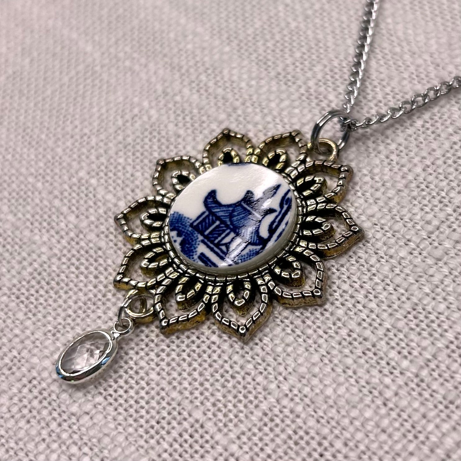 1960/70’s Churchill ‘Blue Willow’ Pendant Necklace