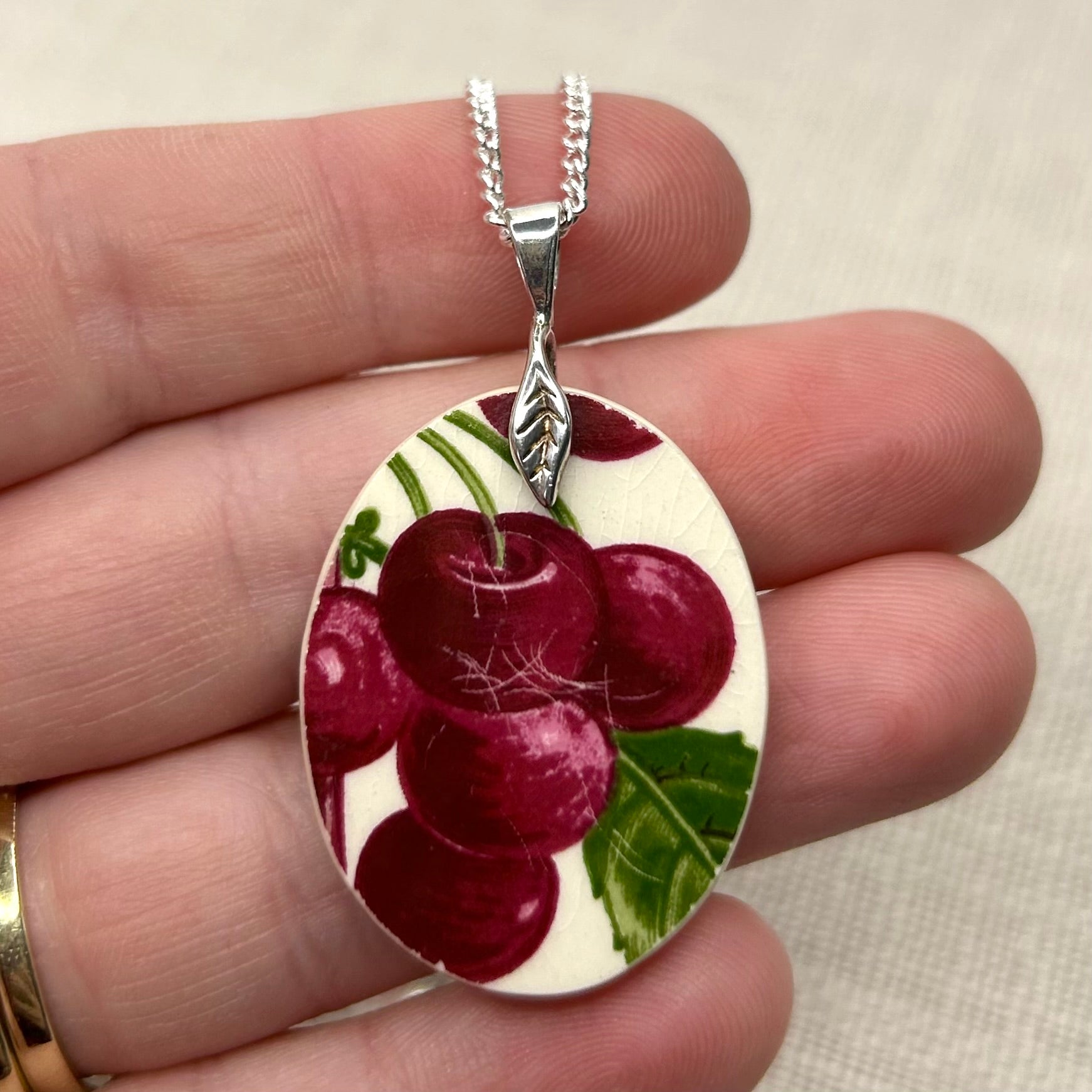 1950’s Alfred Meakin ‘Cherry Ripe’ Oval Pendant Necklace Sterling Silver