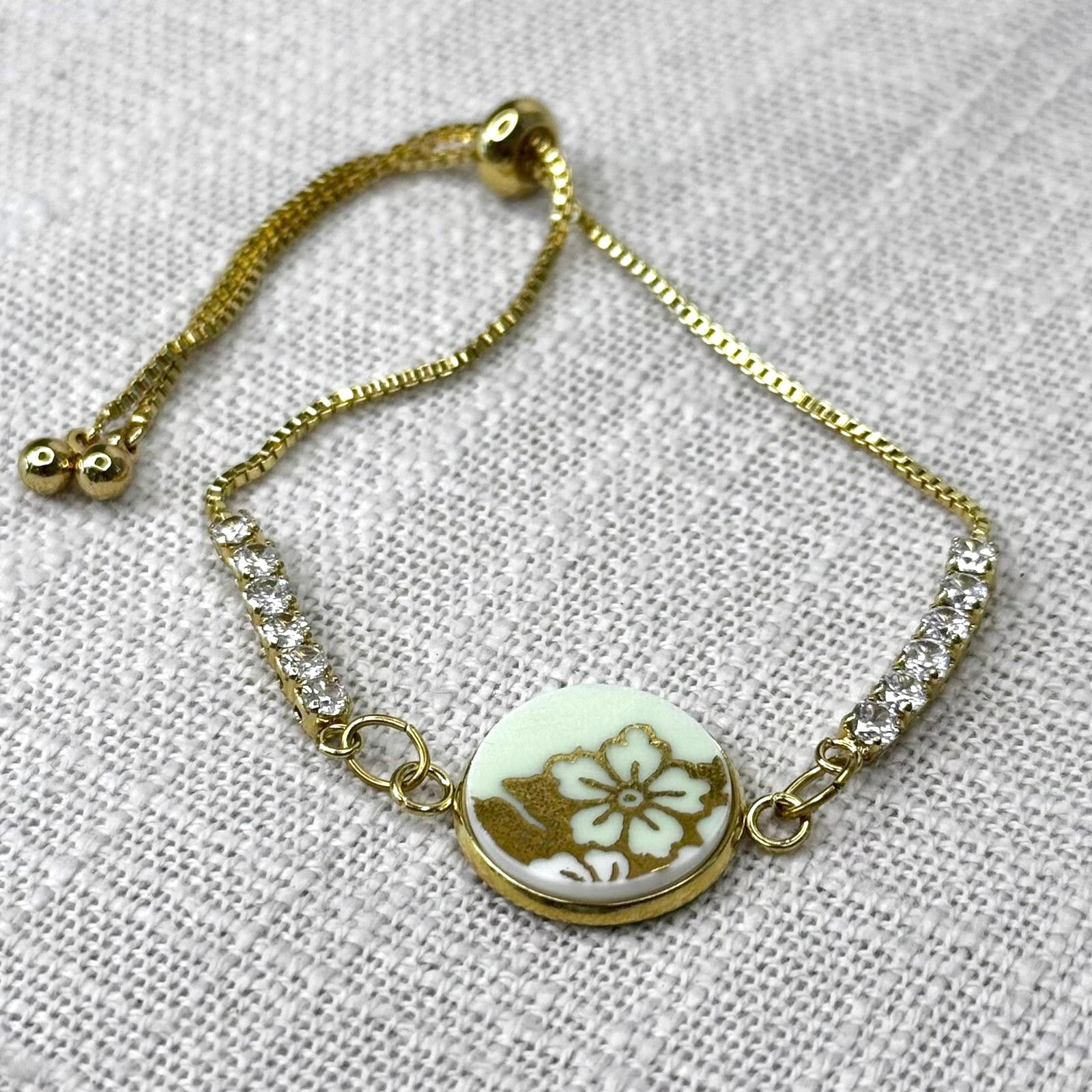 1950’s Queen Anne Adjustable Bracelet Y