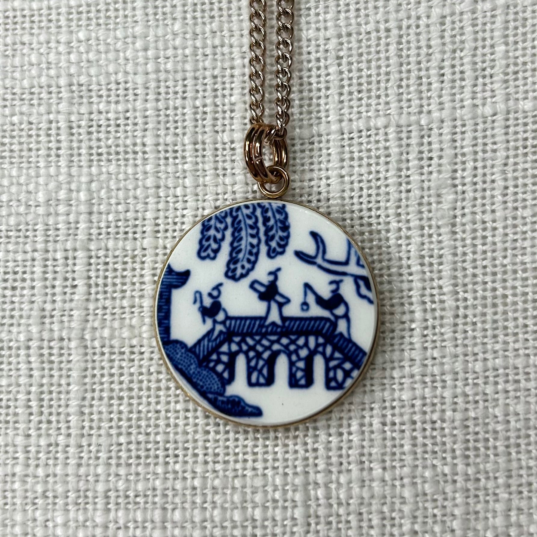 1970’s Churchill ‘Blue Willow’ Pendant Necklace R
